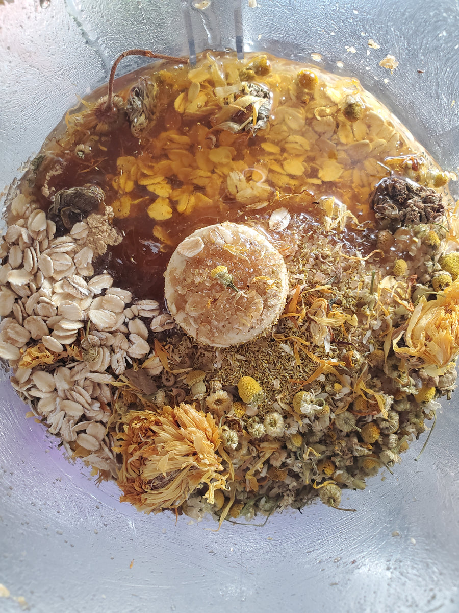 Botanical Face Scrub: Raw Honey & Oats
